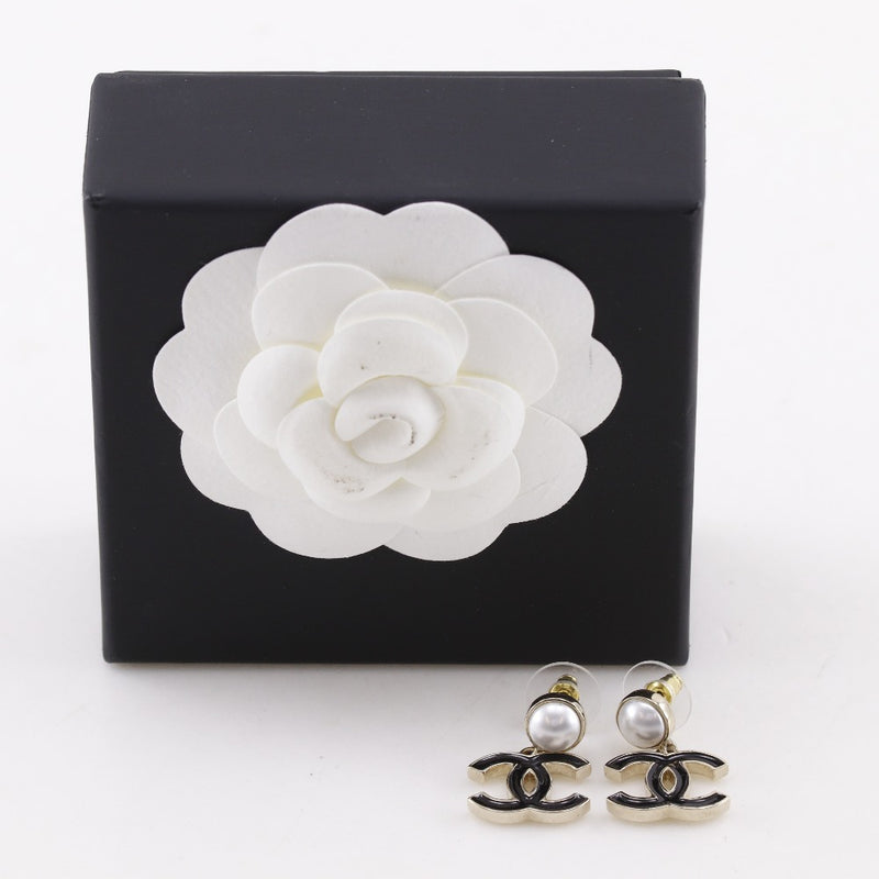 CHANEL] Chanel logo COCO Mark earrings – NISHIKINO VINTAGE KYOTO