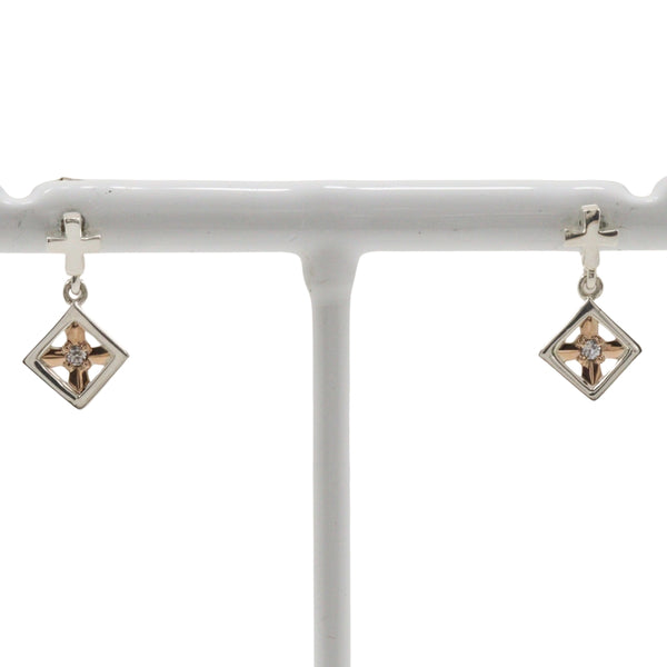 [4 ℃] votre mer 
 Boucles d'oreilles carrées 
 K10 White Gold X K14 White Gold Square d'environ 1,6 g cross carré dames un rang