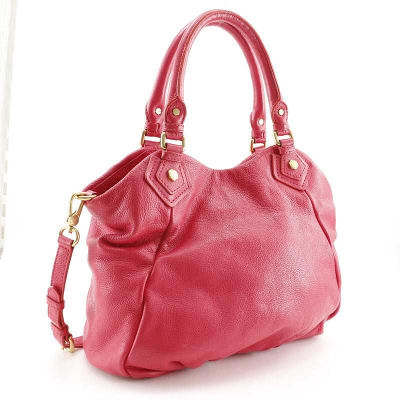 【マークジェイコブス】 leather　handbag　CLASSIC Q　赤 マーク ジェイコブス“名品バッグ”「クラシック Q」が復刻、丸み