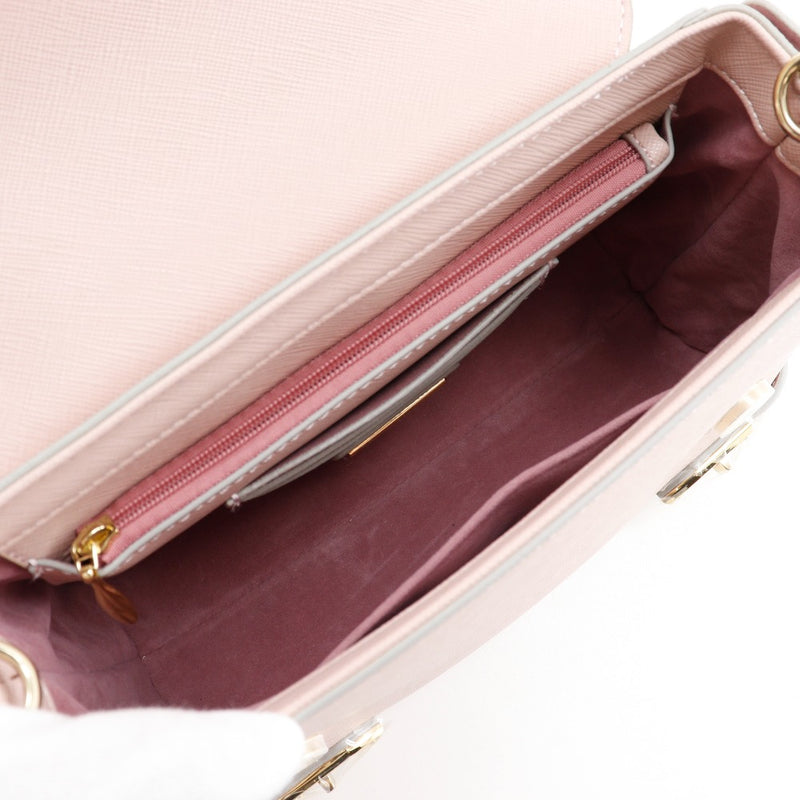 [Samantha thavasa] Samantha thavasa ale hombro de hombro