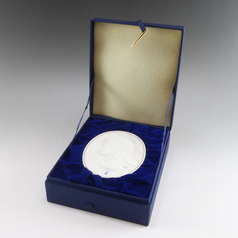 【Meissen】マイセン 吹田恭啓 レリーフ 陶磁器 _ 置物 オブジェ Meissen】マイセン 吹田恭啓 レリーフ 置物 オブジェ – NISHIKINO