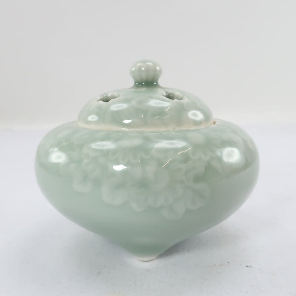 Douze génériques Sakaida Kakiemon Celadon Chrysanthemum Réflexion Brûle d'encens antique