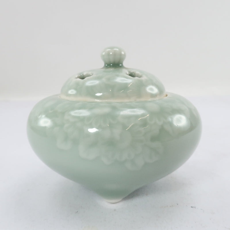 Douze génériques Sakaida Kakiemon Celadon Chrysanthemum Réflexion Brûle d'encens antique