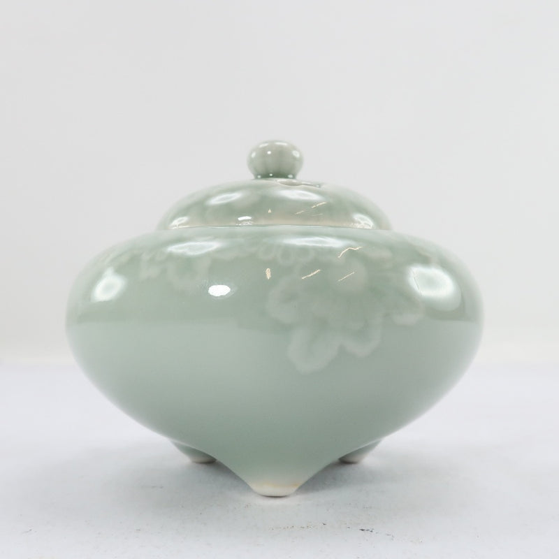 Douze génériques Sakaida Kakiemon Celadon Chrysanthemum Réflexion Brûle d'encens antique