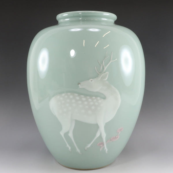 Vase céladon Suwa Sozan de deuxième génération avec motif cerf, avec support karaki, antique
