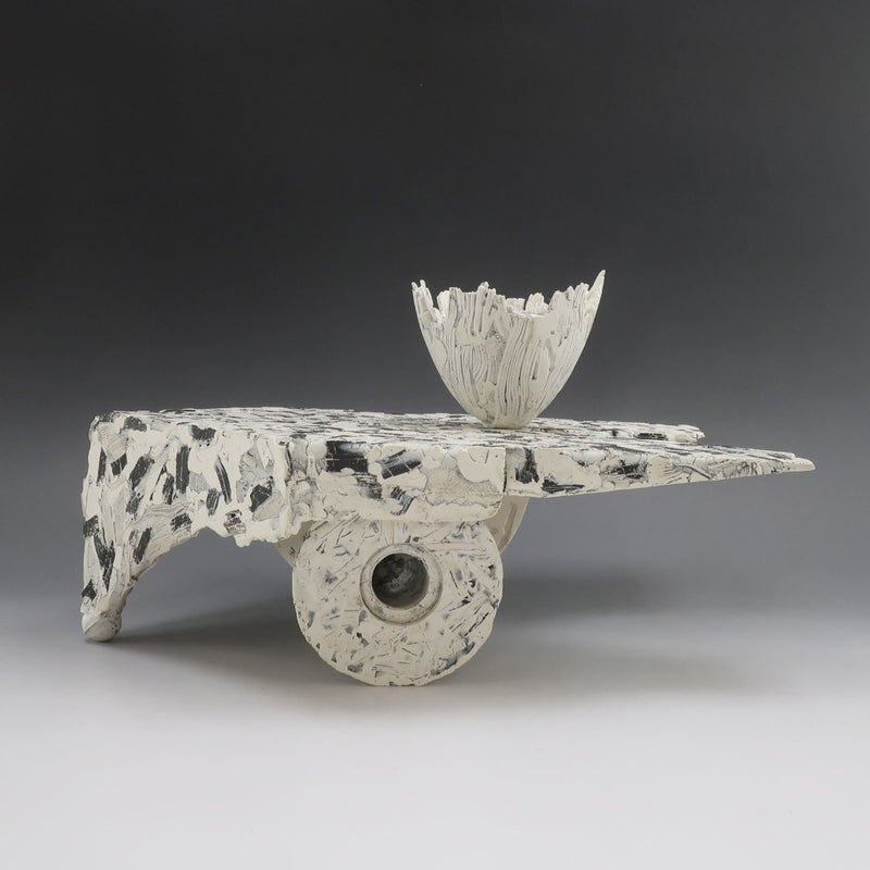 마츠모토 히데오 "지하 2B" 도자기 장식품 오브제