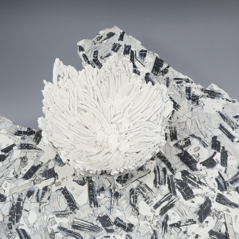 마츠모토 히데오 "지하 2B" 도자기 장식품 오브제