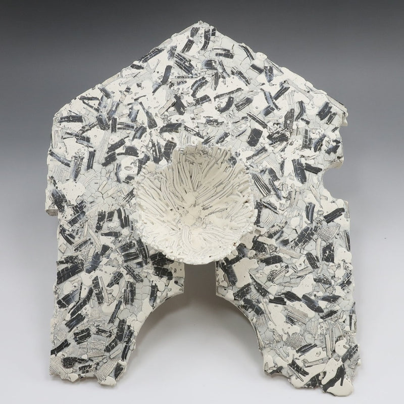 마츠모토 히데오 "지하 2B" 도자기 장식품 오브제