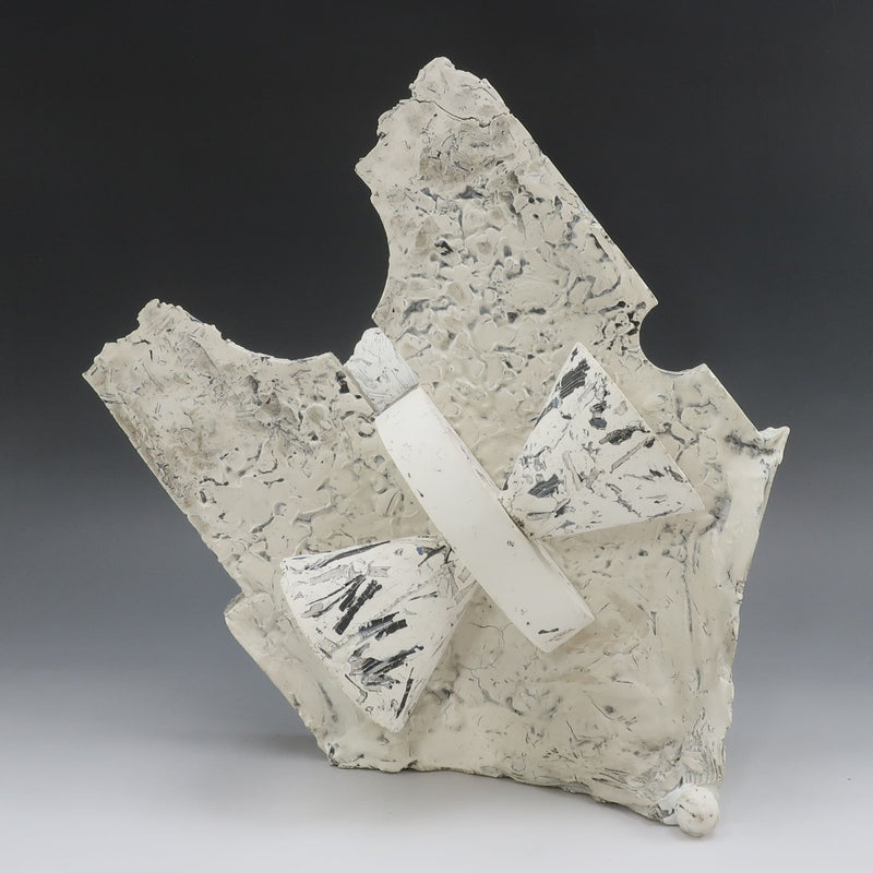 마츠모토 히데오 "지하 2B" 도자기 장식품 오브제