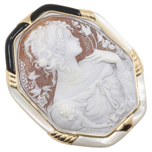 Cameo Brooch
 18KYellow Gold x White Shell x Onyx Approximately 46.9g CAMEO Ladies A Rank