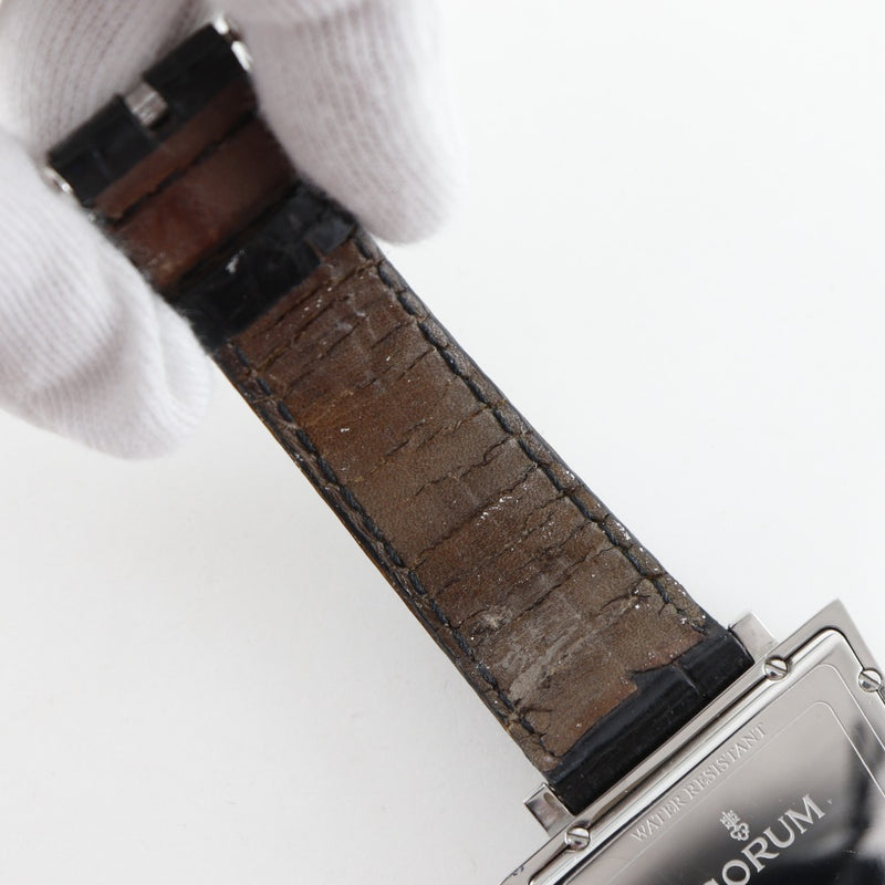 [CORUM] 코룸 트라피즈 시계 
 106.404.20 석영