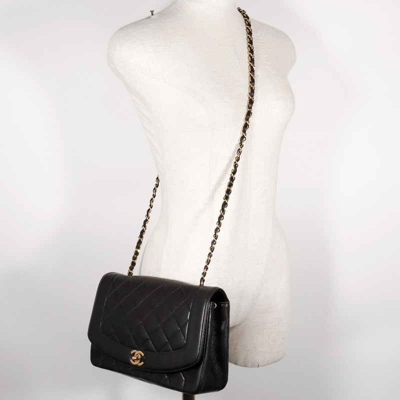 [Chanel] Chanel 
 Sac à bandoulière 
 Diana A01165 Lambe noire en diagonale noire épaule A5 Turn Lock Chainhound Mesdames