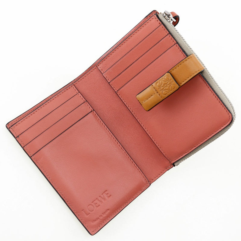 【LOEWE】ロエベ
 バーティカルウォレット スモール 二つ折り財布
 カーフ ベージュ/ピンク スナップボタン vertical wallet small レディース