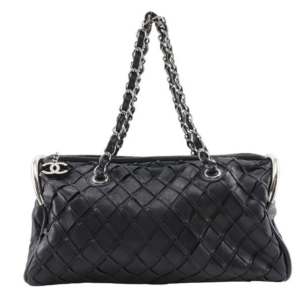 [Chanel] Chanel Chain sac fourre-tout matrasse coco mark rhum peau noire épaule à main arborant A5 Bag de chaîne de glissière