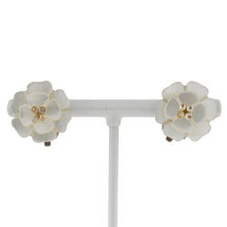 [CHANEL] Chanel Camelia Earring White Shell White White 98A Engraved Approximately 5.1g Camelia Ladies A Rank