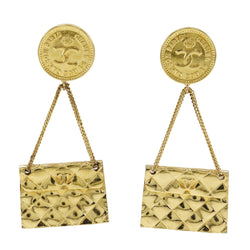 [CHANEL] Chanel 
 COCO Mark Earring
 MatelasseMotif Plated Gold 26 engraved stamps about 39.0g COCO Mark Ladies