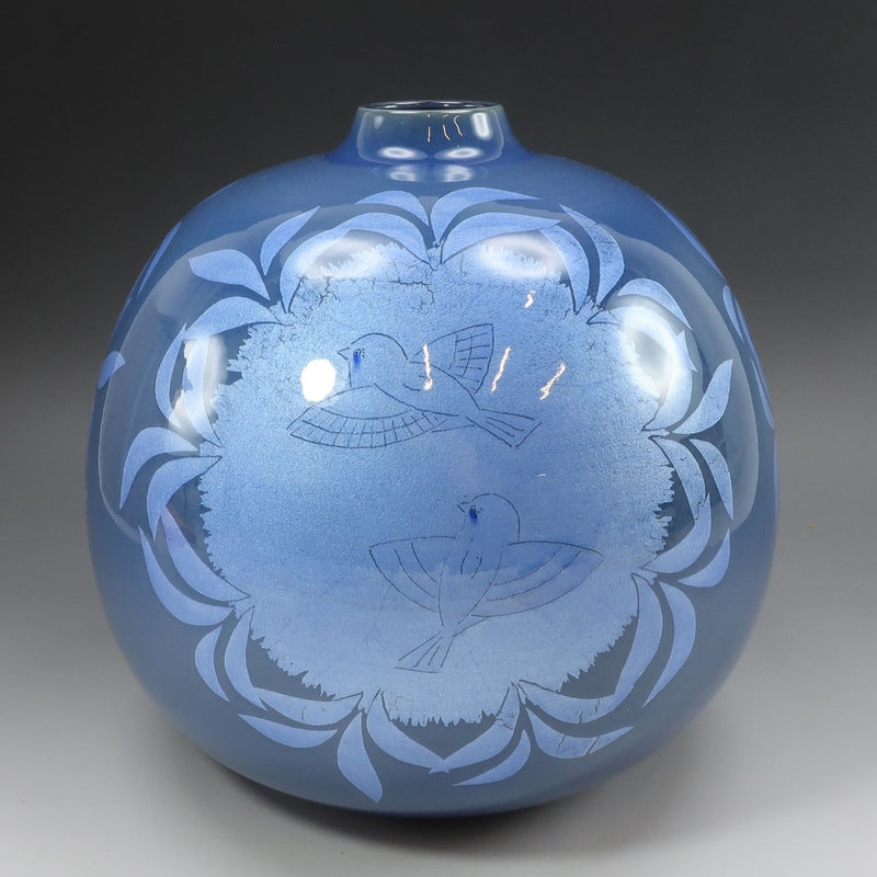 [KUTANIYAKI] Artículos Kutani, Kazuo Nakata, tinta, esmalte azul claro, forro plateado, jarrón con estampado de pájaros