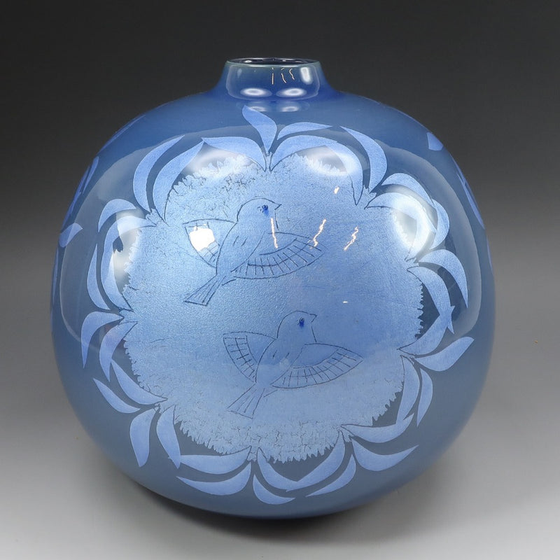 [KUTANIYAKI] Artículos Kutani, Kazuo Nakata, tinta, esmalte azul claro, forro plateado, jarrón con estampado de pájaros