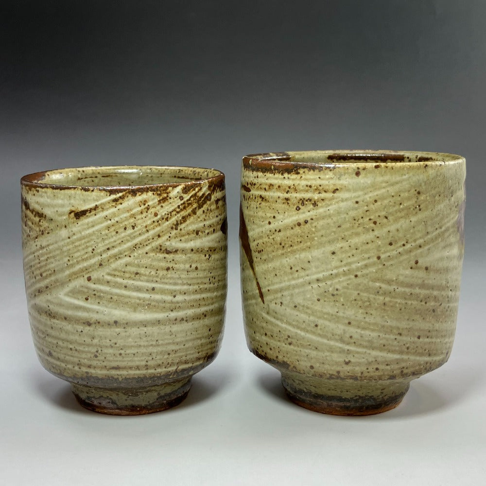 陶芸家　人間国宝　島岡達三　刷毛目　鉄絵　笹文　番茶器　器　小碗　湯呑 人間国宝 島岡達三 造 刷毛目夫婦湯呑 食器 – NISHIKINO VINTAGE KYOTO