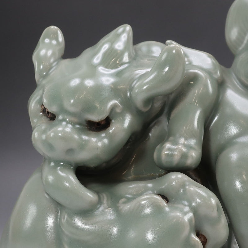 Mita celadon león adorno antiguo