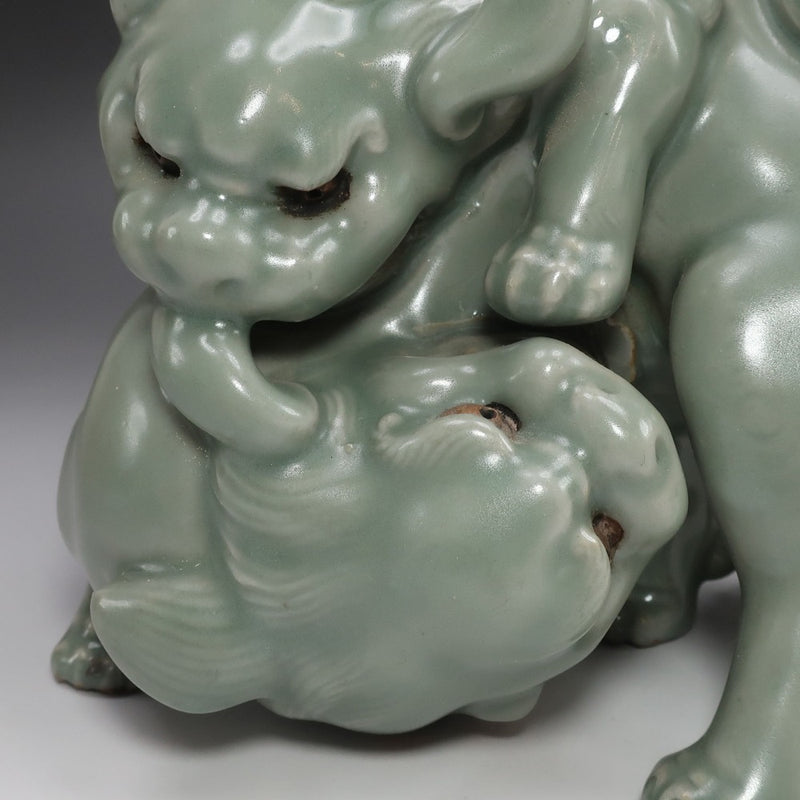 Mita celadon león adorno antiguo