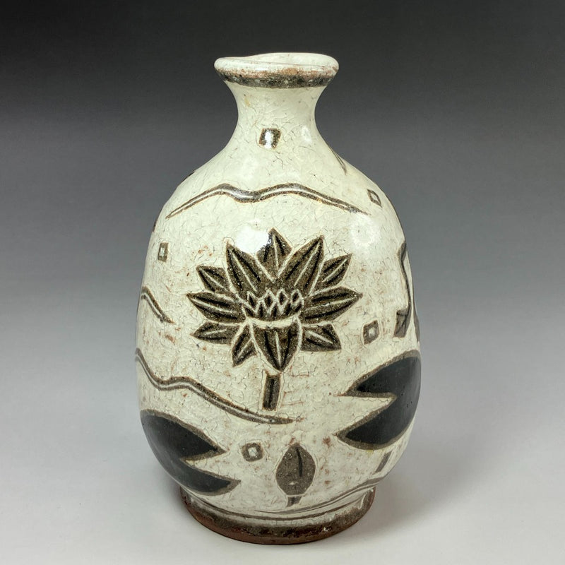 도이 교지가 만든 상감 가면 술병 식기