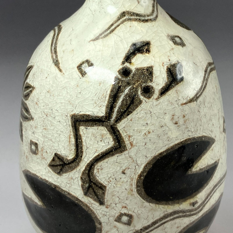 도이 교지가 만든 상감 가면 술병 식기