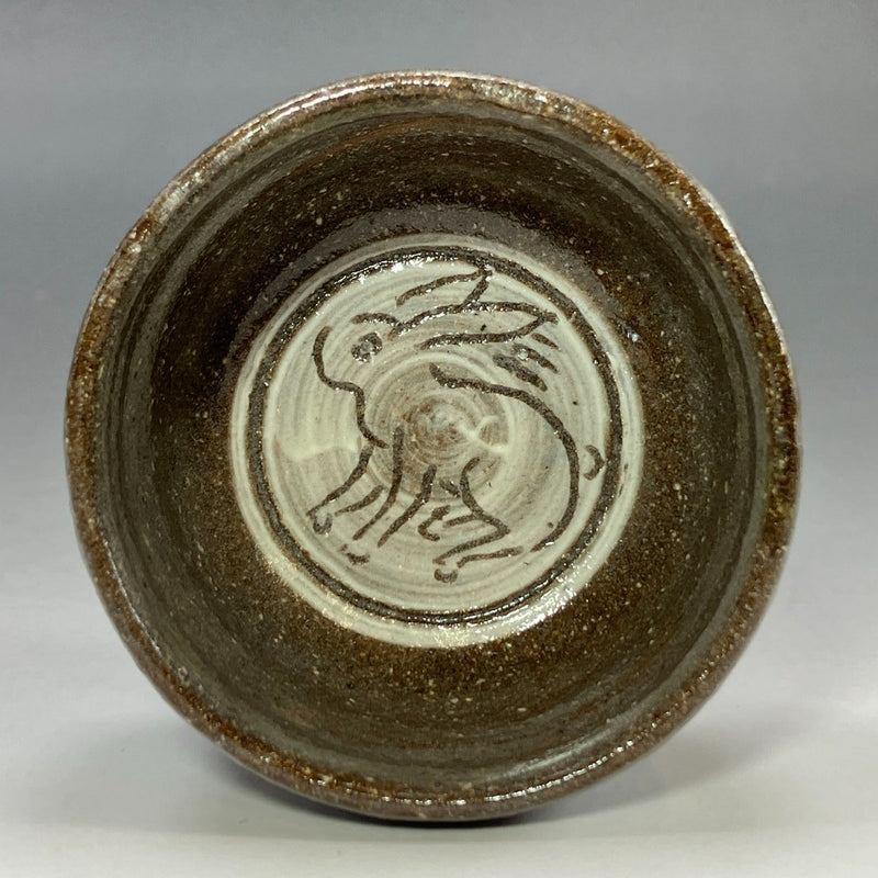 Tasse à saké et vaisselle avec photo de lapin fabriquées par Kobei Kato, 7e génération
