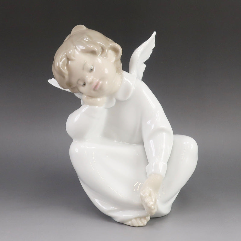【Lladro】Lladro Pensive Angel (It Will Be Fine) Figurine