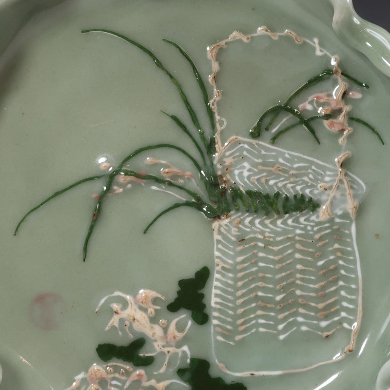 [Artículos Seto] Artículos Seto, Haruka Kato, celadón amasado a mano, plato con patrón de cangrejo, antiguo