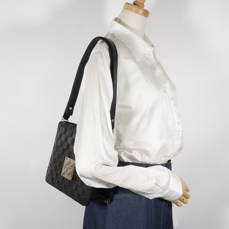 【LOUIS VUITTON】ルイ・ヴィトン キャバレー ショルダーバッグ
 M92124