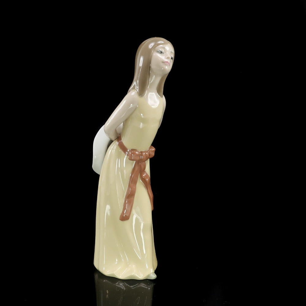 リヤドロ　LLADRO 「いたずらしないで」 Lladro】リヤドロ いたずらな少女 置物 オブジェ – NISHIKINO VINTAGE