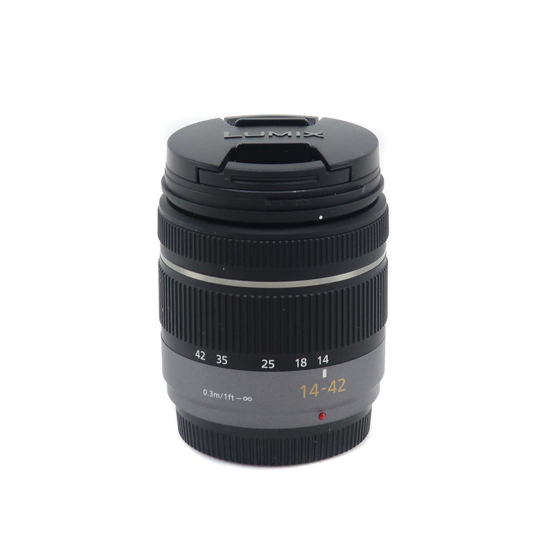 【Panasonic】パナソニック Lumix G VARIO 14-42mm F3.5-5.6 ASPH. MEGA O.I.S 交換レンズ
 H-FS01442
