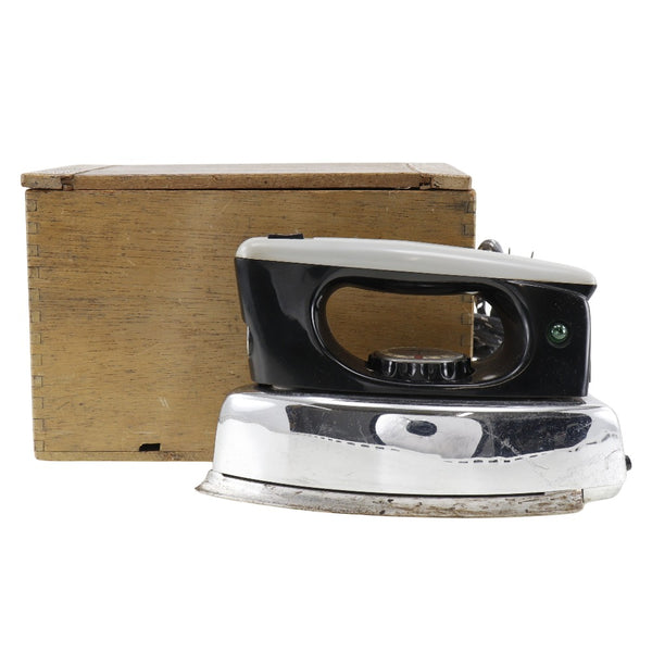 [National] National 
 Steam iron Other home appliances 
 Showa Retro-only wooden box NS-61 [Operation] Steam Iron _