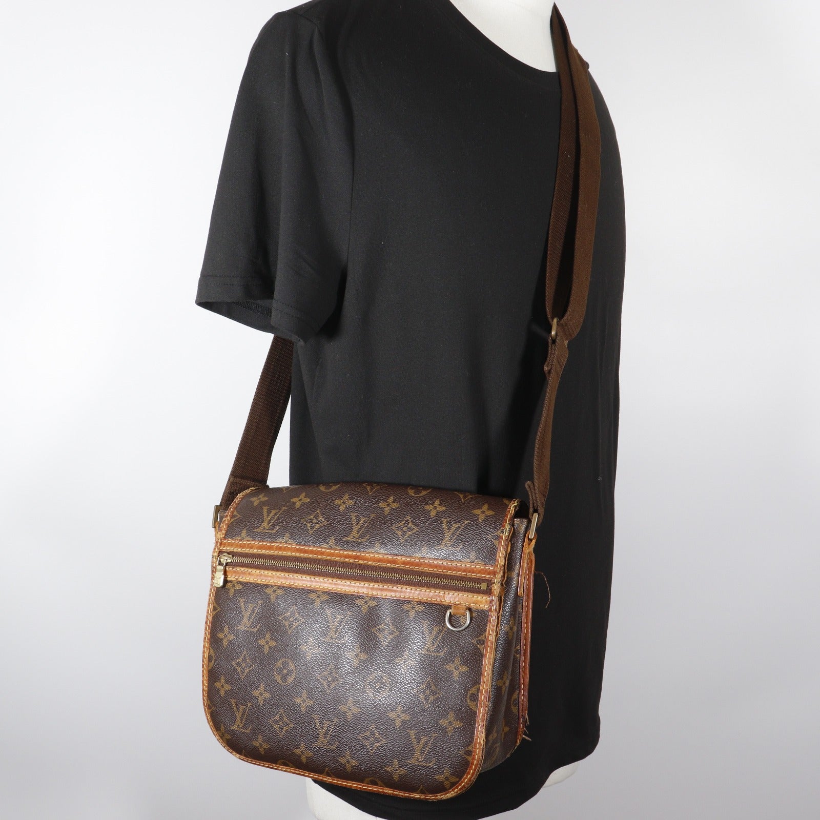 LOUIS VUITTON】ルイ・ヴィトン メッセンジャー・ボスフォールPM