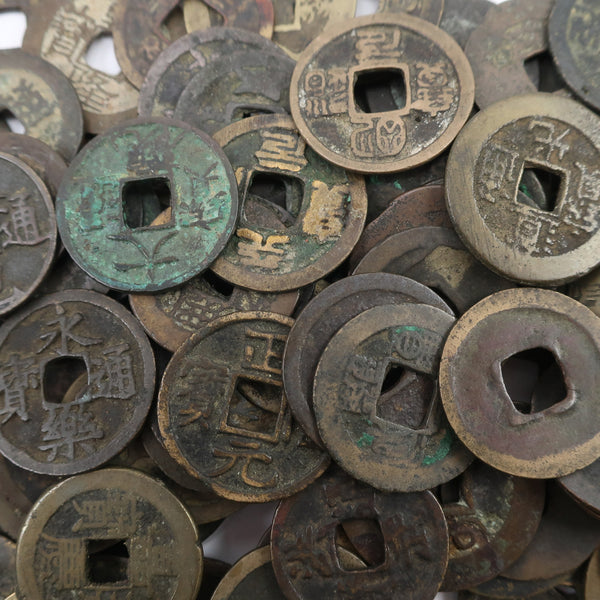 Imari】伊万里焼 古伊万里 染付 捻り蝙蝠文 手塩皿 ( 小皿 ) 8客 骨董