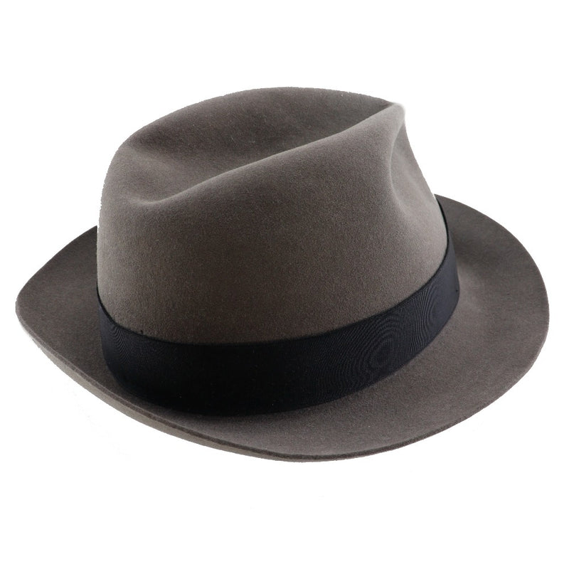 [Stetson] Stetson 
 Sombrero 
 Sentí que los hombres grises