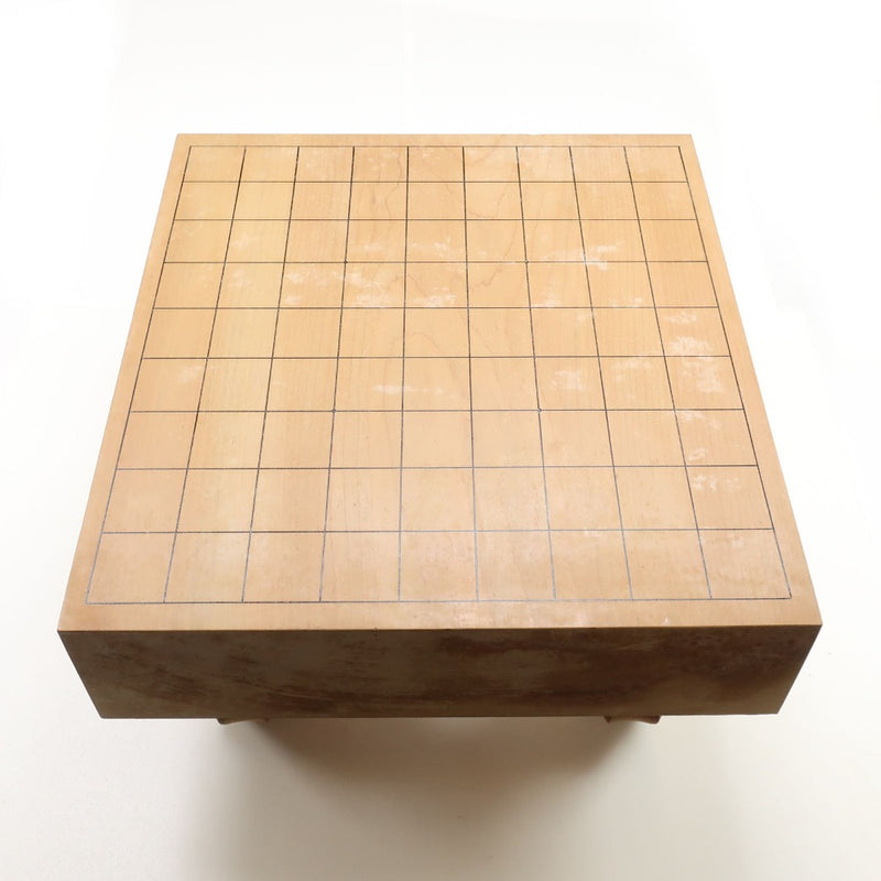 Tablero shogi de 3 pulgadas con patas y otros artículos varios.