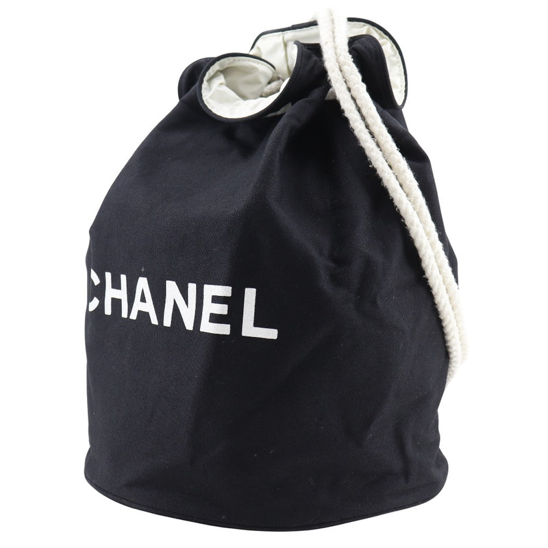 【CHANEL】シャネル
 プールバッグ ショルダーバッグ
 巾着 キャンバス 黒 肩掛け A5 巾着 Pool bag レディース