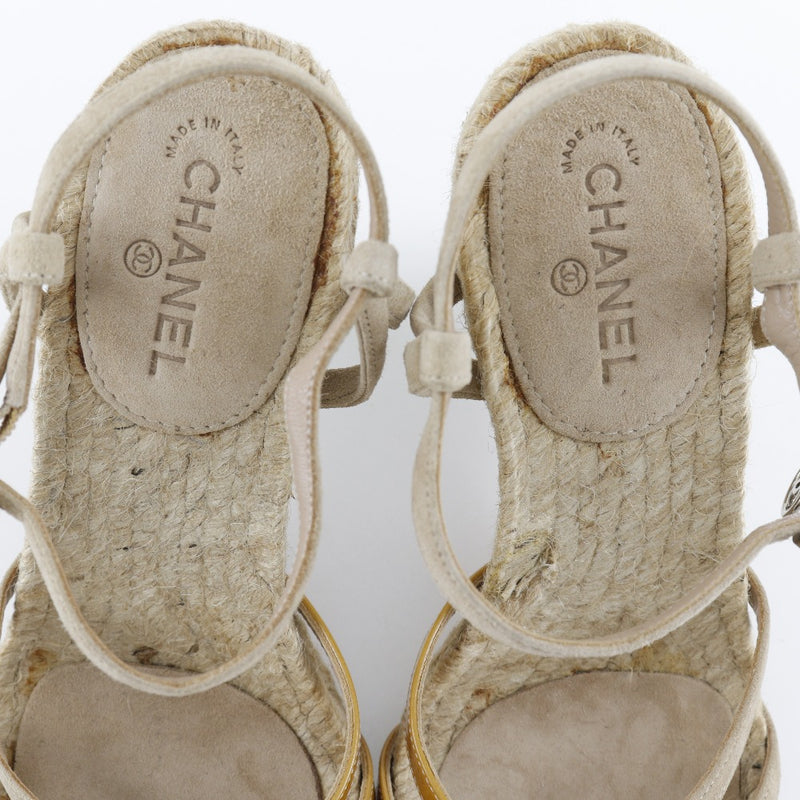 [CHANEL] Chanel 
 COCO MarkCharm sandals 
 Wedge Sole Swede x Enamel Beige COCO Mark Charm Ladies