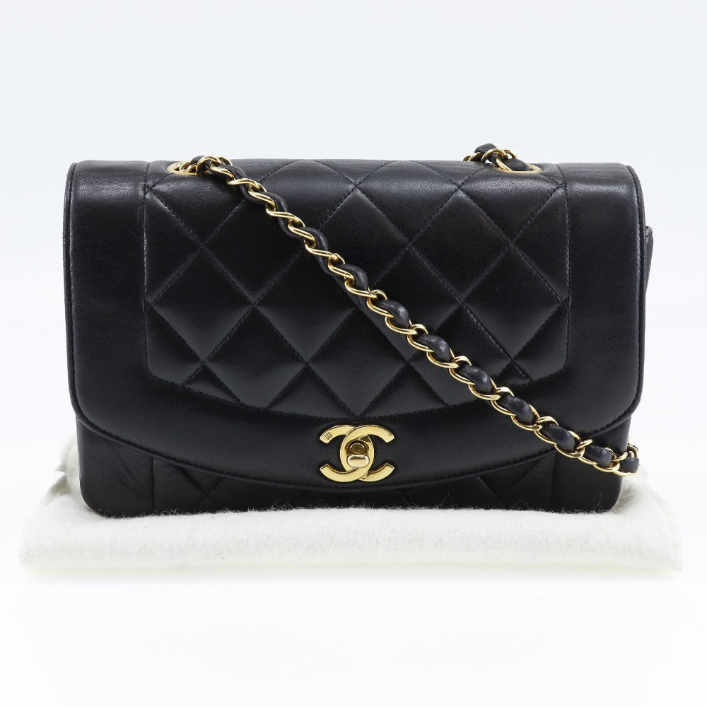 【CHANEL】シャネル ダイアナフラップ 22 ショルダーバッグ チェーンショルダー マトラッセ A01164 ラムスキン 黒 斜め掛け –  KYOTO NISHIKINO