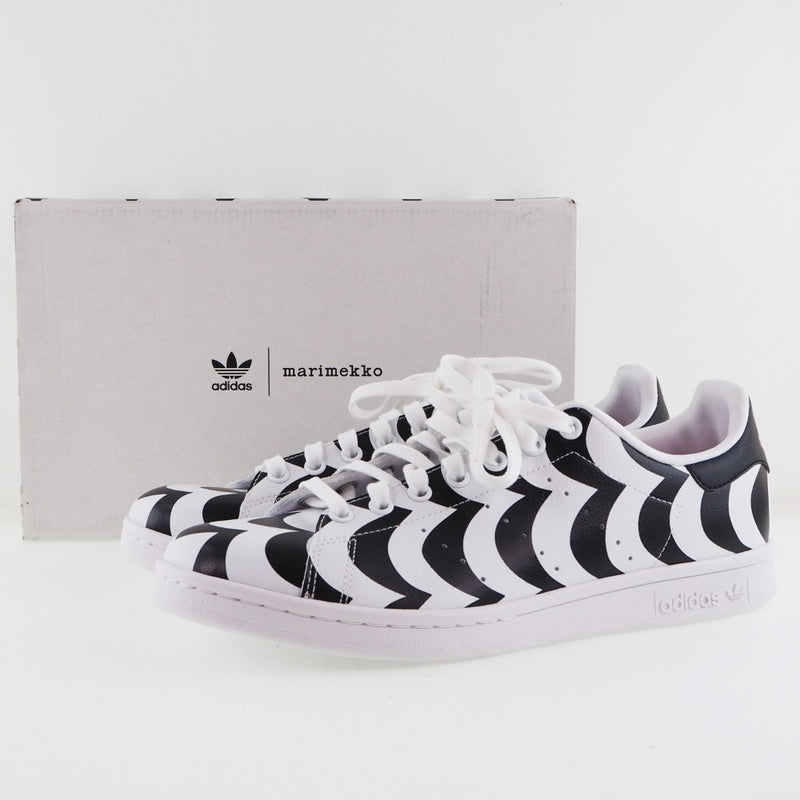 [Adidas] adidas 
 Sneakers de collaboration Marimekko 
 Marimekko × adidas Stan Smith W H05757 en cuir synthétique blanc / noir Marimekko collaboration Men A Rank