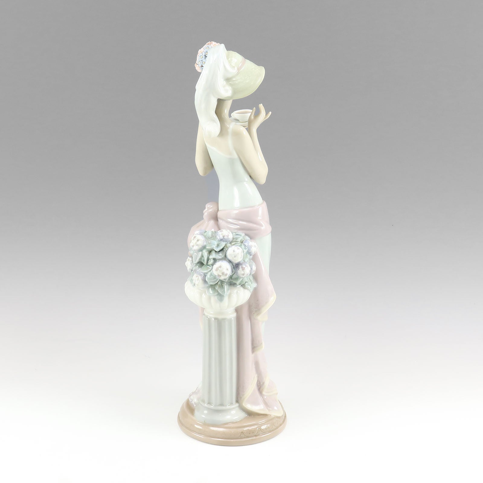 Lladro】リヤドロ ティータイム 置物 オブジェ 5470 – NISHIKINO