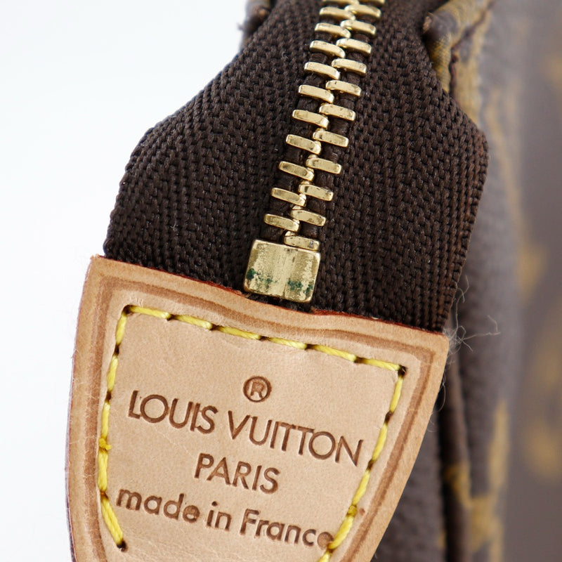 [Louis Vuitton]路易威登 
 Pochette配件袋 
 带有肩带M51980会标帆布茶vi1918雕刻拉链pochette accessoires女士等级