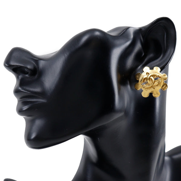 [香奈儿]香奈儿 
 Cocomark耳环 
 复古金色94p雕刻花约11.3克