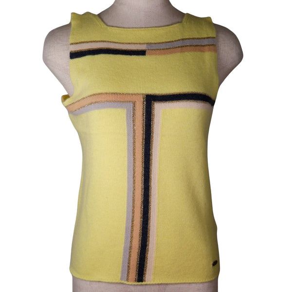 [CHANEL] Chanel 
 Sleeveless knit 
 01C P17019W02730StainsYa x rayon x polyester yellow no SLEEVE Ladies A rank