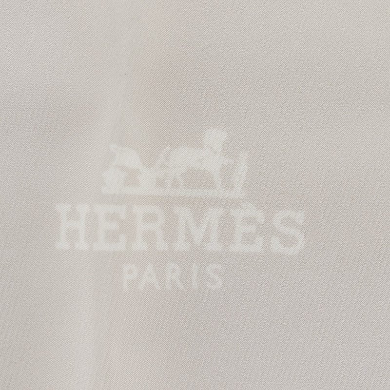 【HERMES】エルメス
 三角 トライアングル スカーフ
 ロゴ シルク ベージュ Triangle レディースAランク