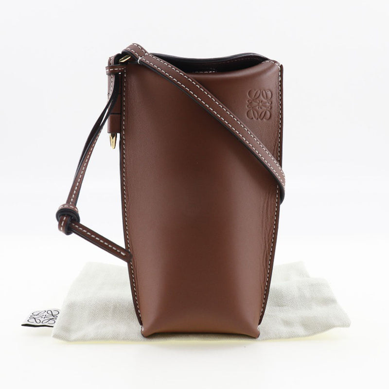 LOEWE】ロエベ ゲートポケット ショルダーバッグ C650Z42X34 カーフ 茶 斜め掛け マグネットタイプ Gate pocket –  KYOTO NISHIKINO