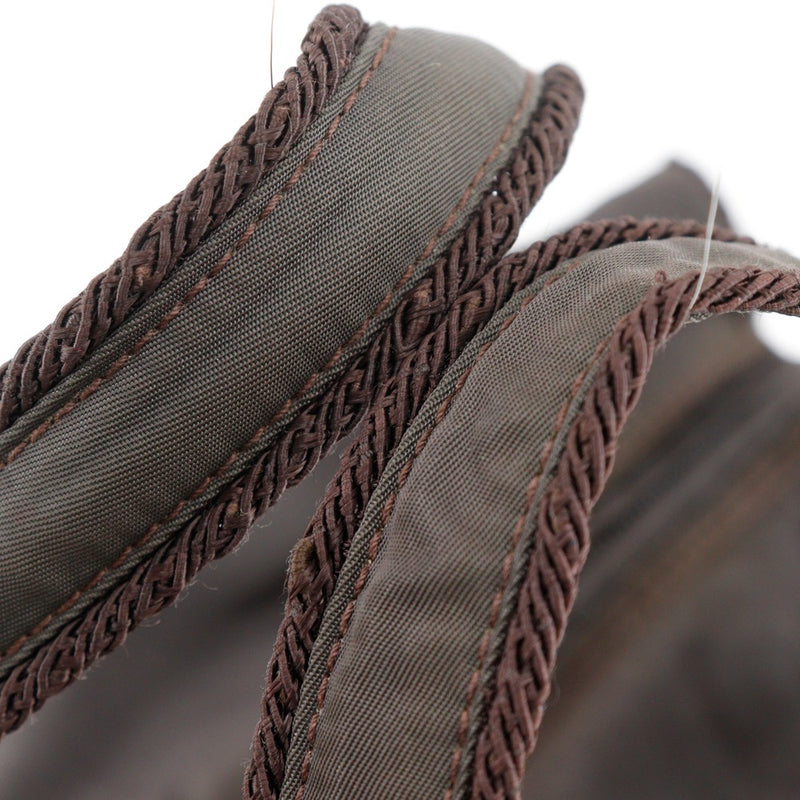 [PRADA]PRADA
 bolso de mano con logo y cuentas 
 B3763 Bolso de mano de nailon marrón, cremallera A5 con logo de cuentas para mujer