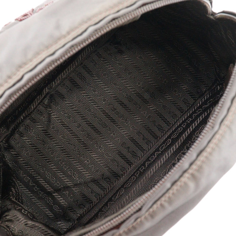 [PRADA]PRADA
 bolso de mano con logo y cuentas 
 B3763 Bolso de mano de nailon marrón, cremallera A5 con logo de cuentas para mujer